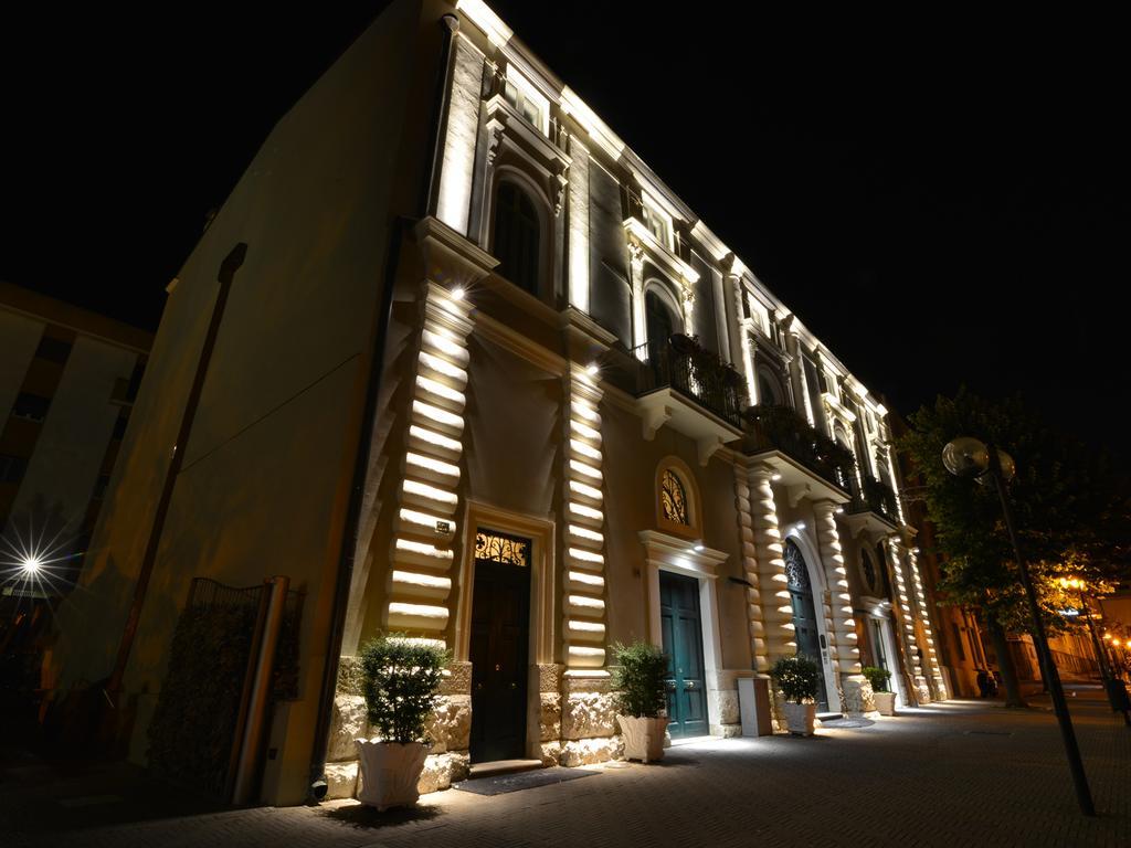 לינה וארוחת בוקר מטרה La Residenza Del Monaco Bianco מראה חיצוני תמונה