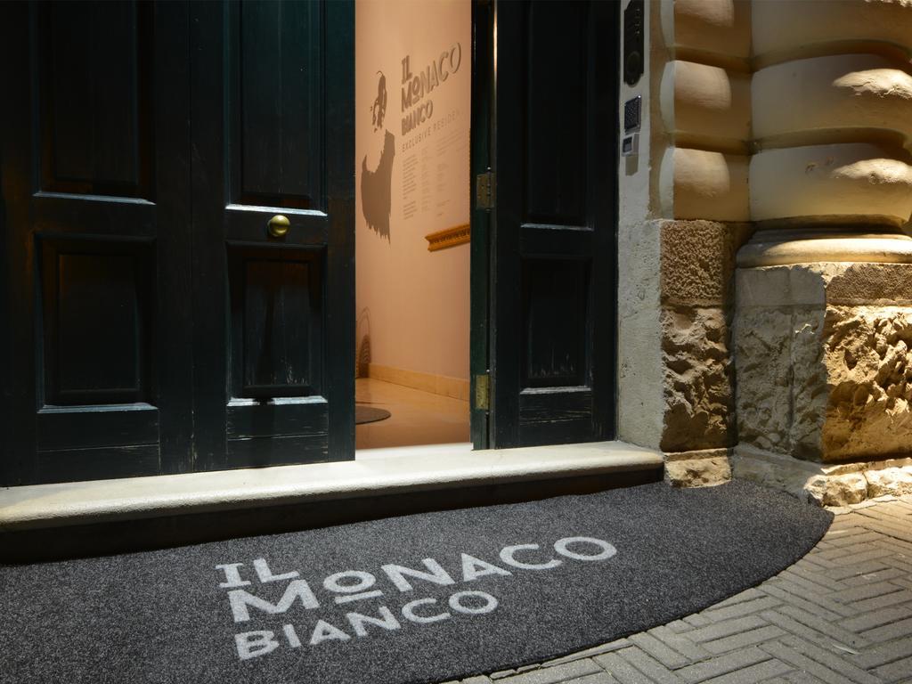 לינה וארוחת בוקר מטרה La Residenza Del Monaco Bianco מראה חיצוני תמונה